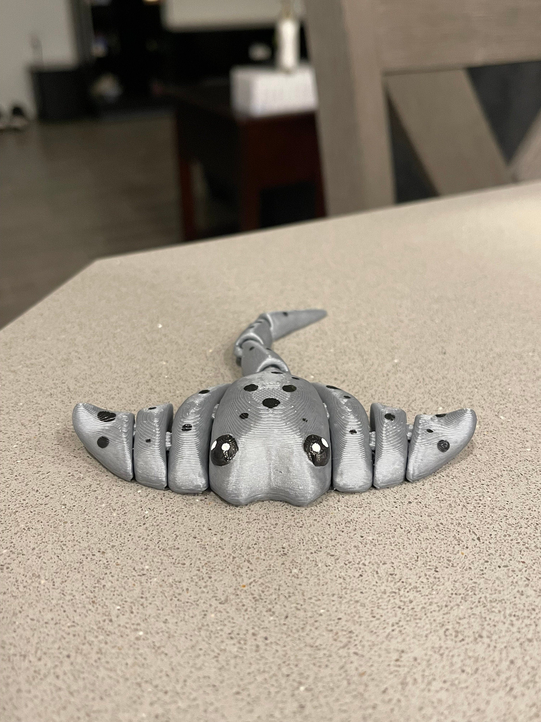 Baby Articulating Stingray 3D Printed Fidget Toy Desk Decor-Create Fantasy Crafts