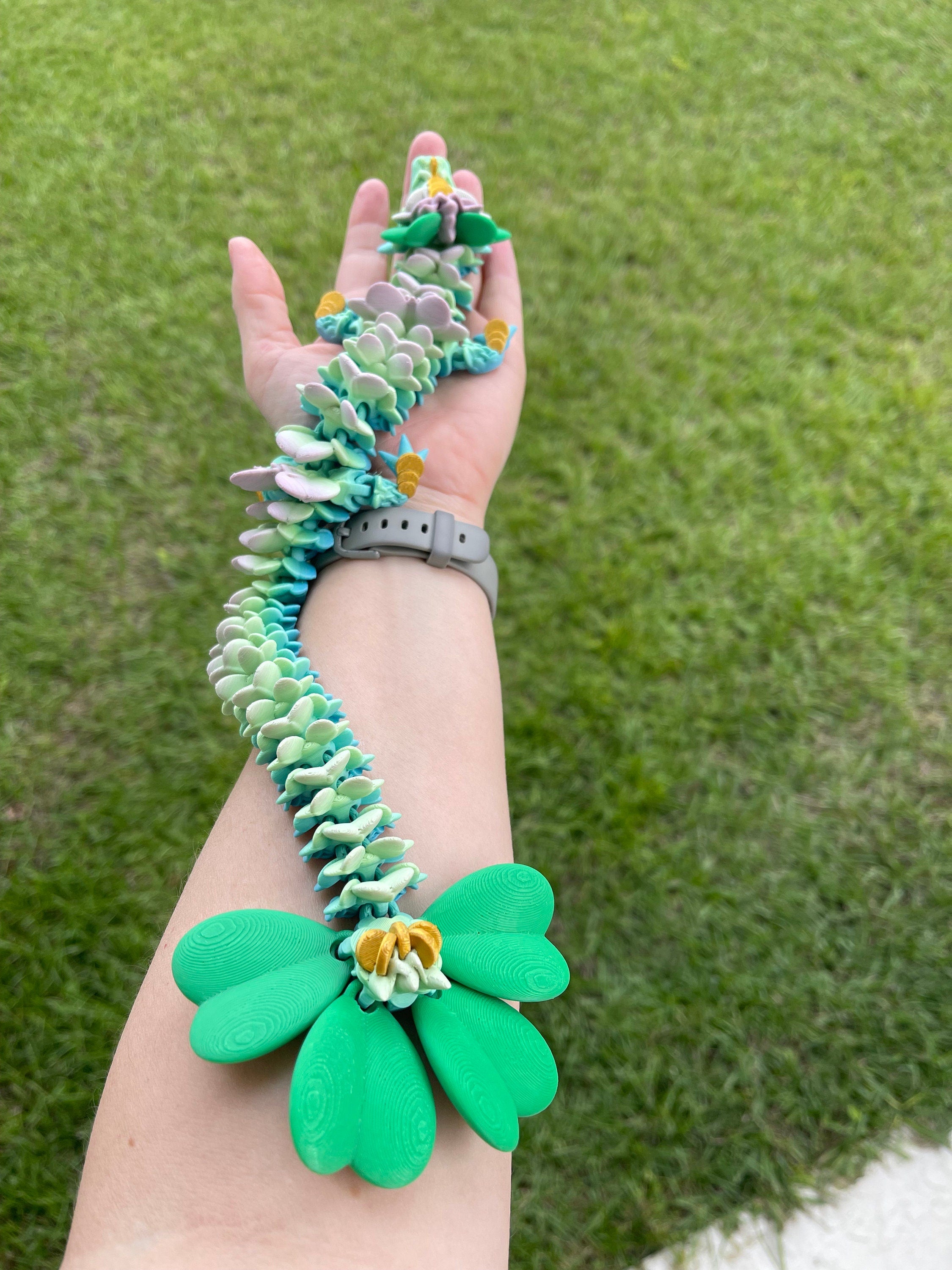 Four Leaf Clover Dragon 3D Printed Customizable Choose your own Color Bookshelf Decor Fidget Toy Gift Lucky Dragon-Create Fantasy Crafts