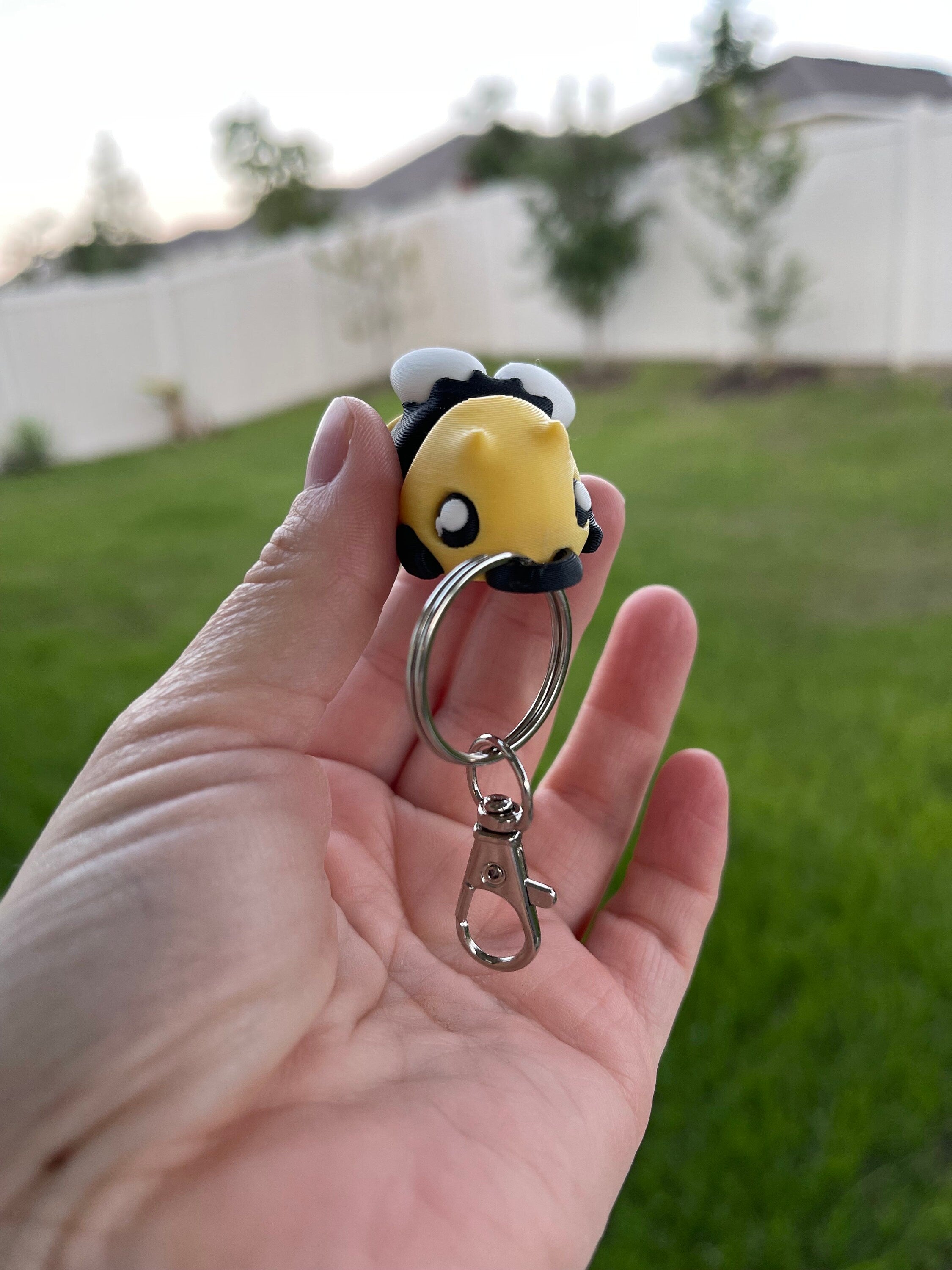 Cute Bumble Bee 3D Print Keychain - Articulating-Create Fantasy Crafts