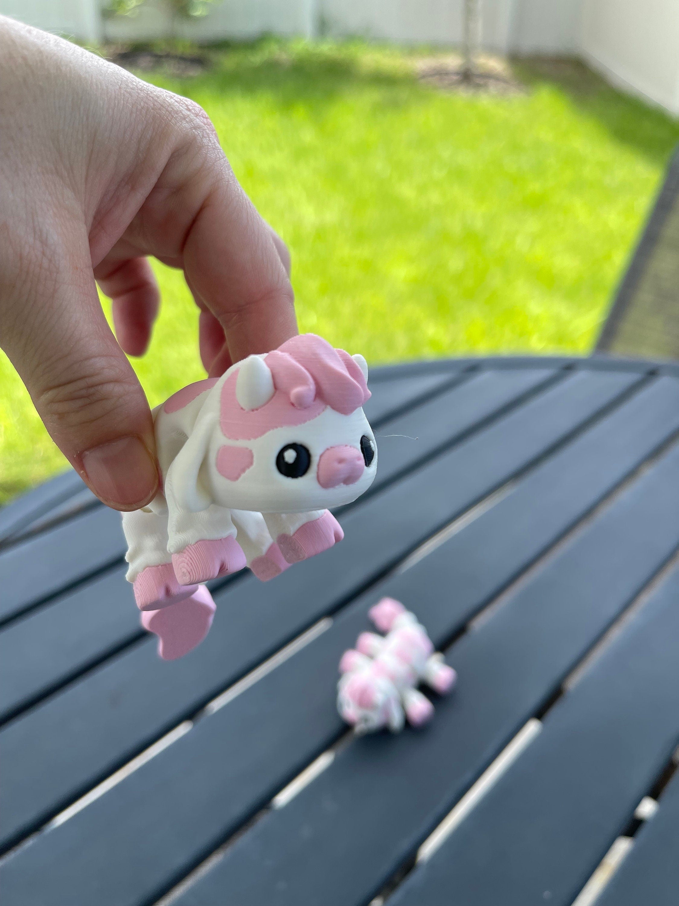 Cute Articulating Cows 3D Print - Customizable Colors-Create Fantasy Crafts