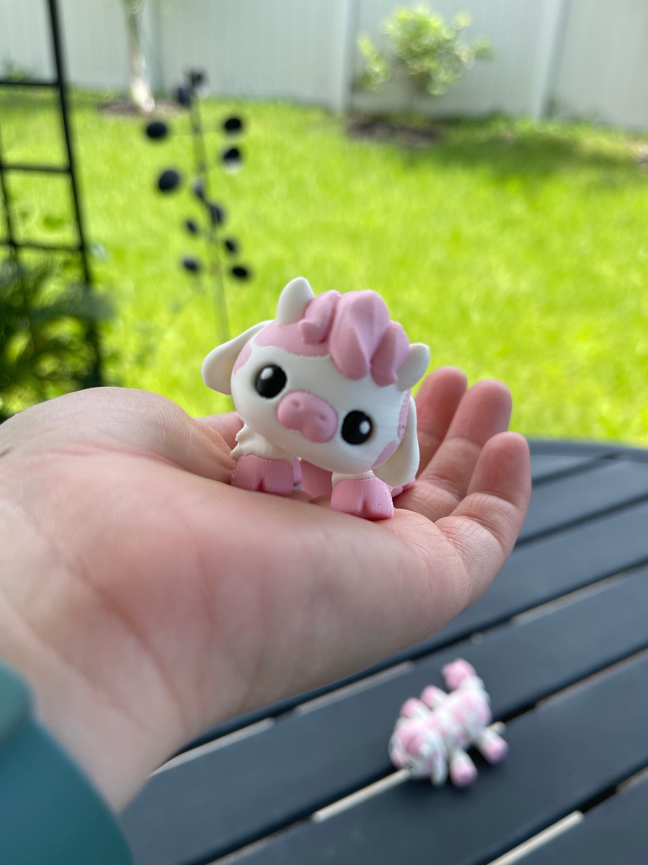 Cute Articulating Cows 3D Print - Customizable Colors-Create Fantasy Crafts