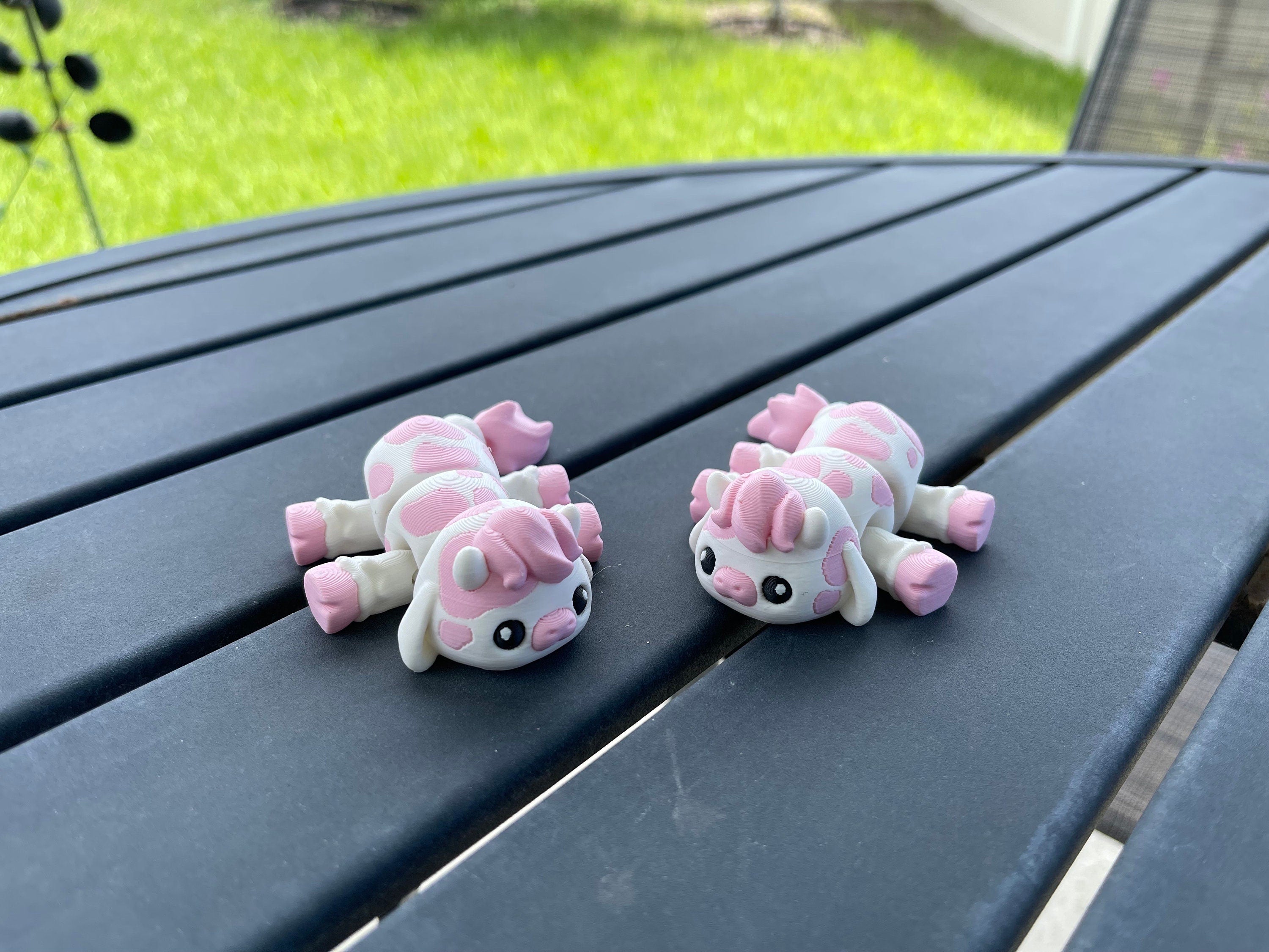 Cute Articulating Cows 3D Print - Customizable Colors-Create Fantasy Crafts