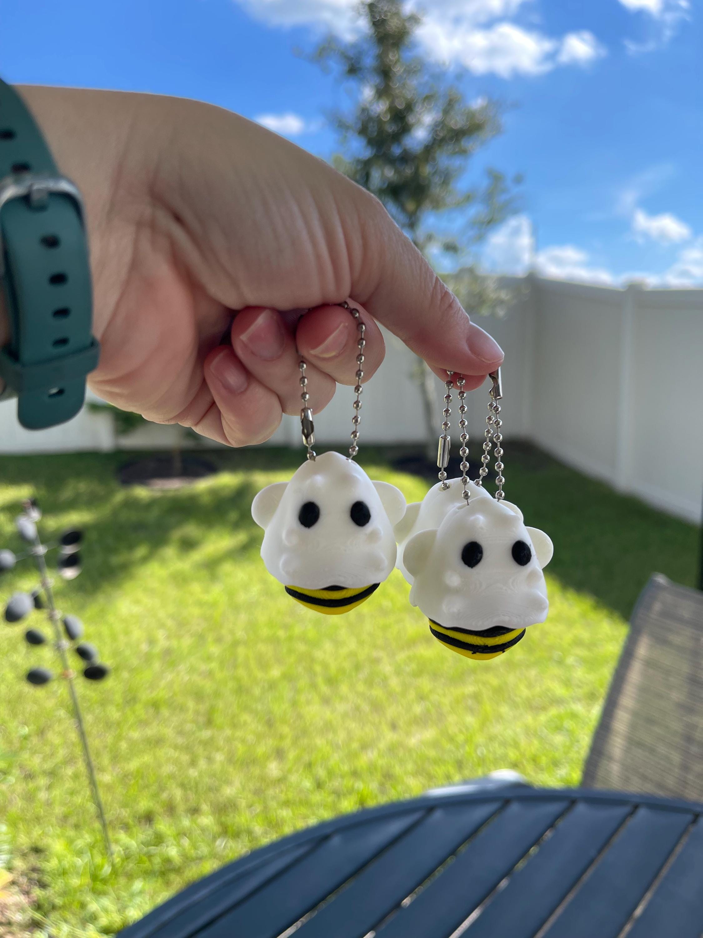 Cute Ghost BOO Bee 3D Print Keychain - Articulating-Create Fantasy Crafts