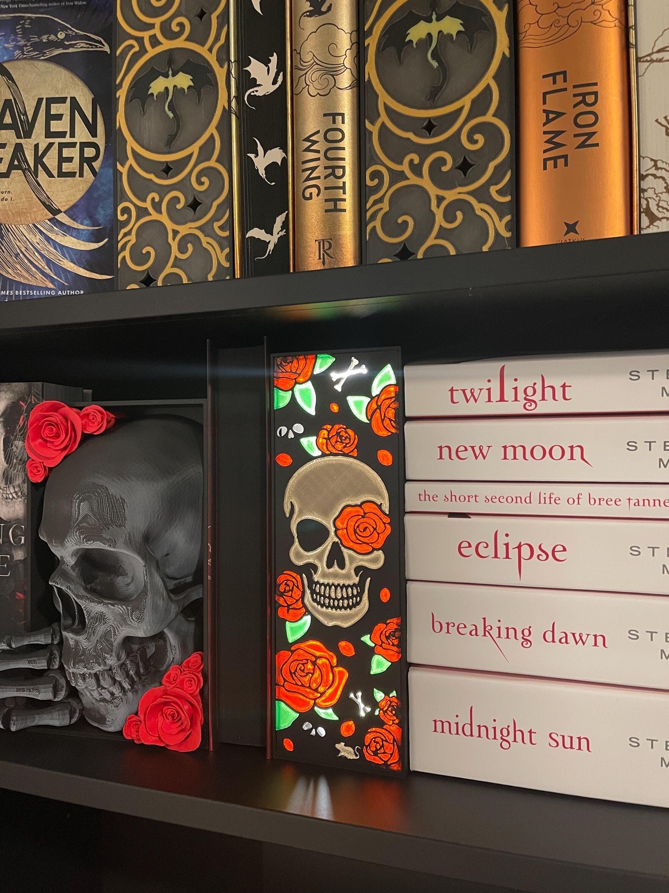 Skull Light Up Book Nook USB 3D Printed Bookshelf Decor-Create Fantasy Crafts