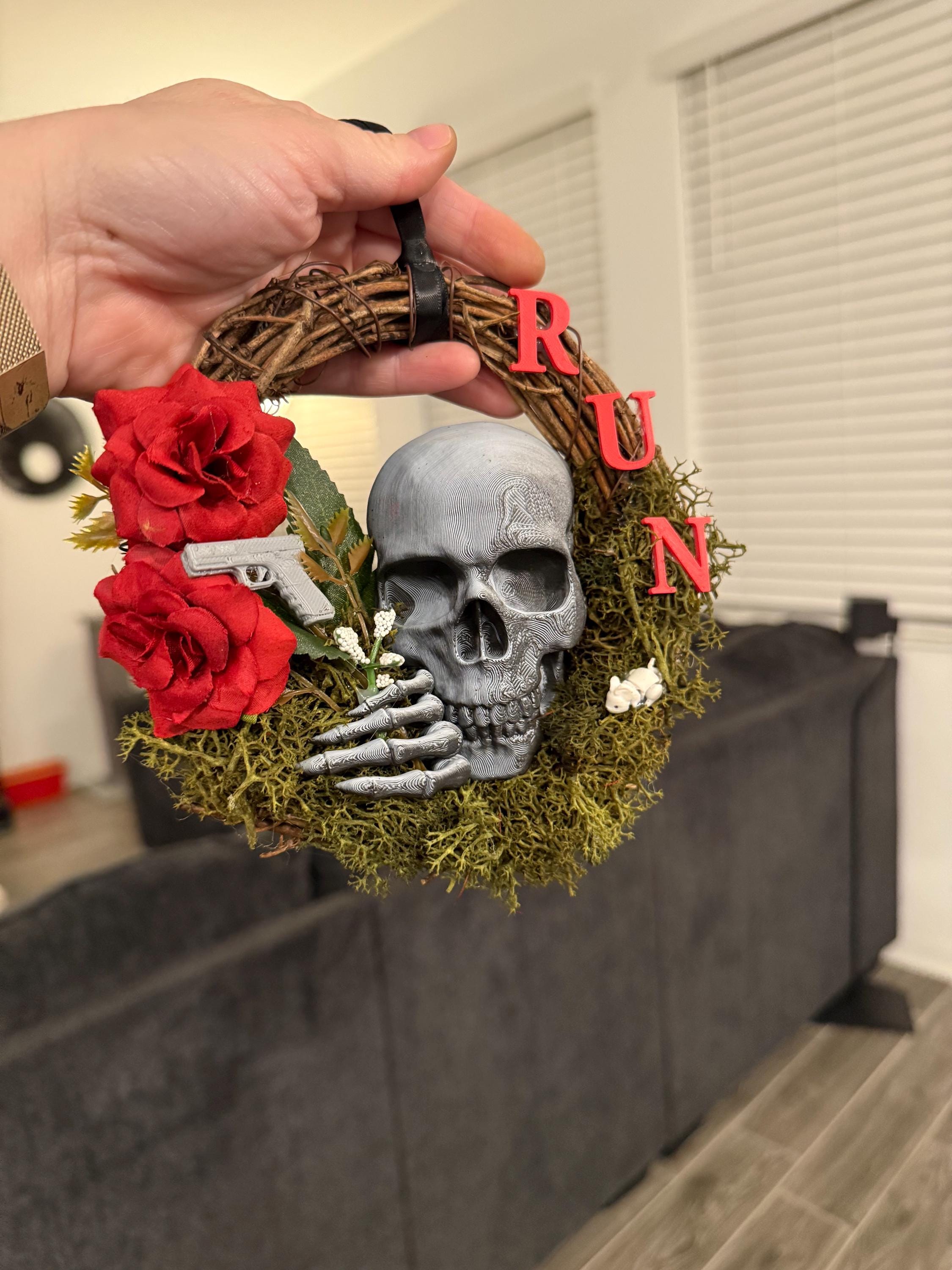 Skull Rose and Mouse 6 inch Wreath Dark Romance Bookshelf Decor-Create Fantasy Crafts