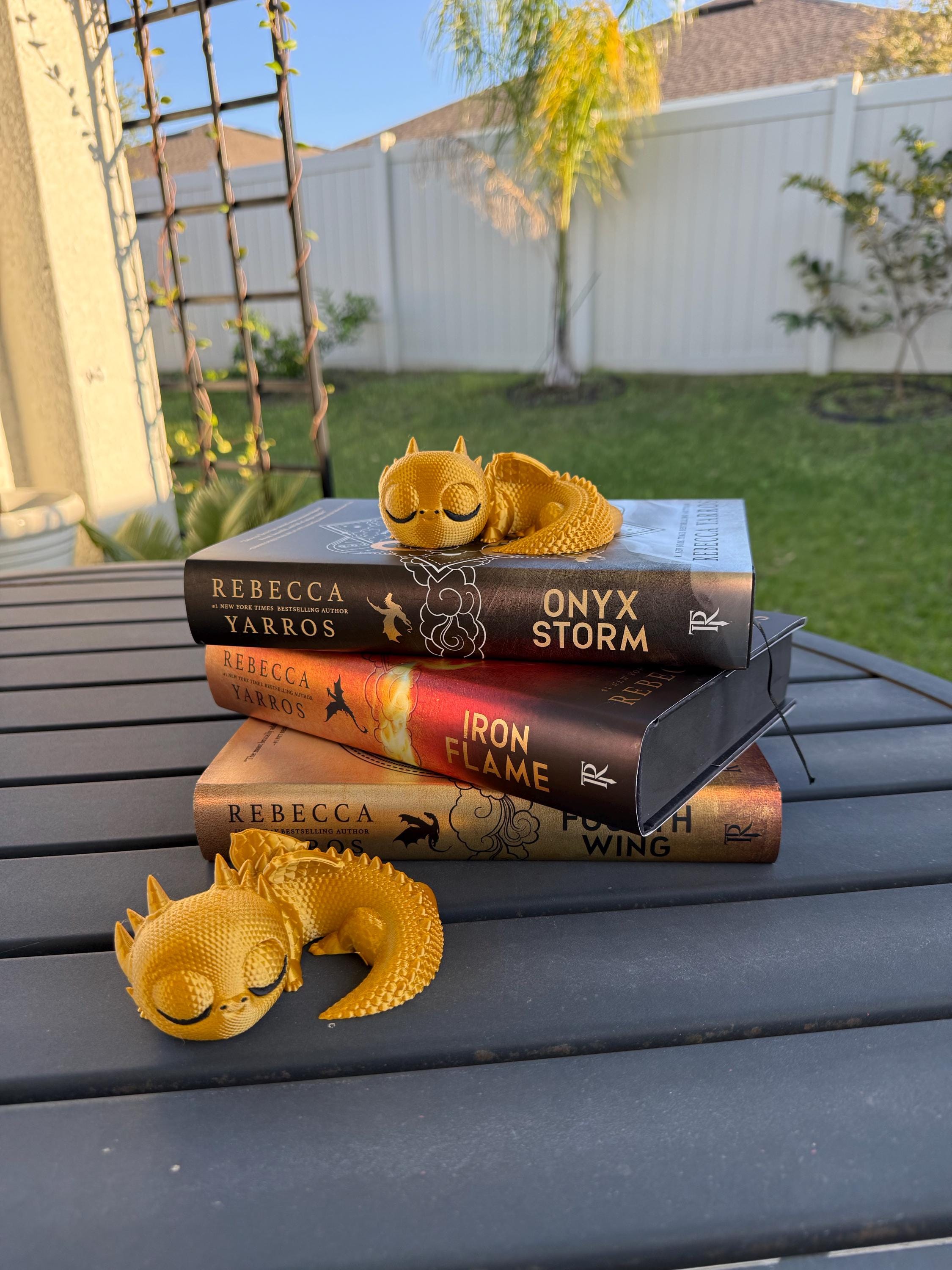 Little Sleepy Dragon Bookshelf Decor 3D Print Customizable-Create Fantasy Crafts
