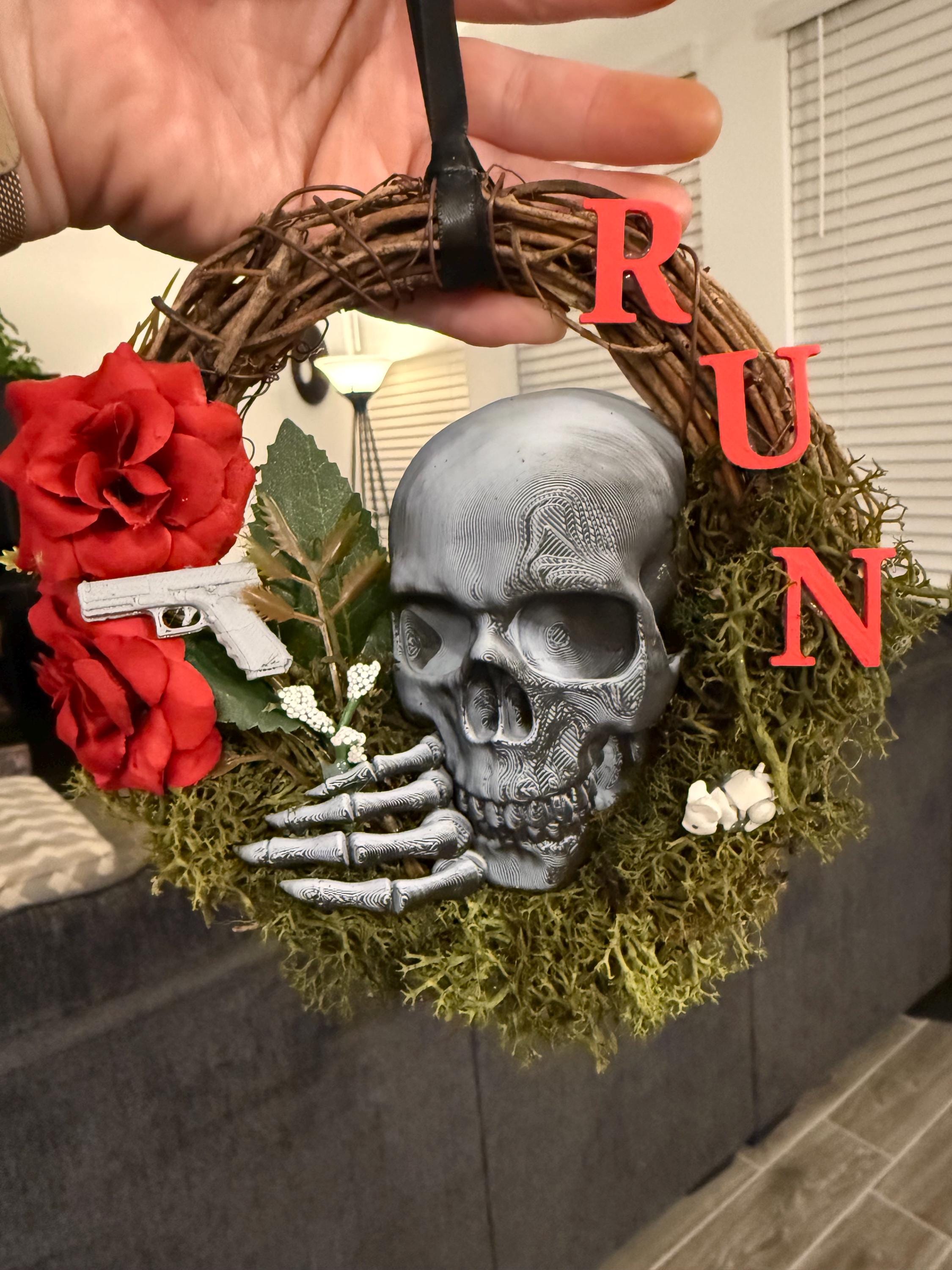 Skull Rose and Mouse 6 inch Wreath Dark Romance Bookshelf Decor-Create Fantasy Crafts