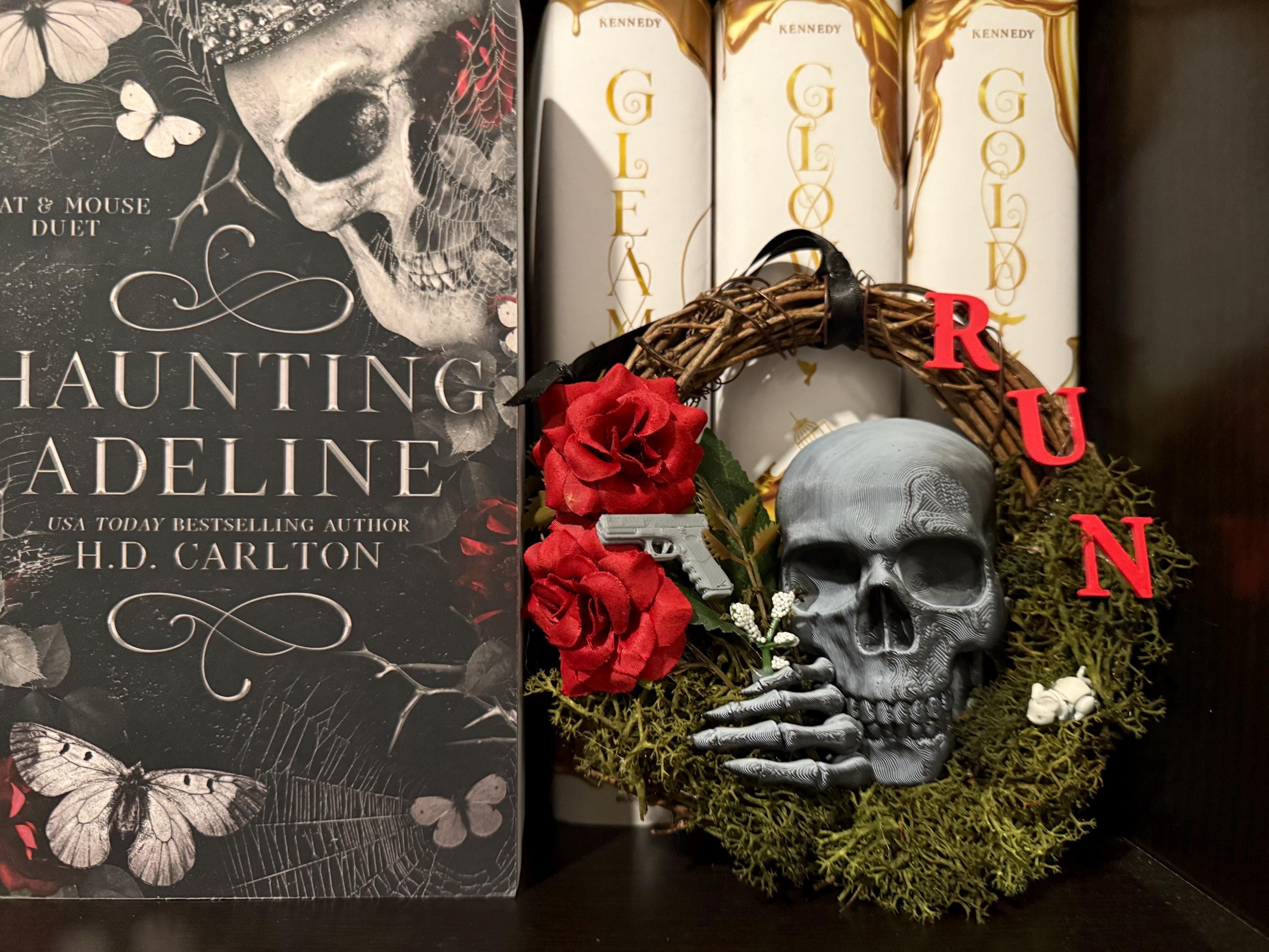 Skull Rose and Mouse 6 inch Wreath Dark Romance Bookshelf Decor-Create Fantasy Crafts