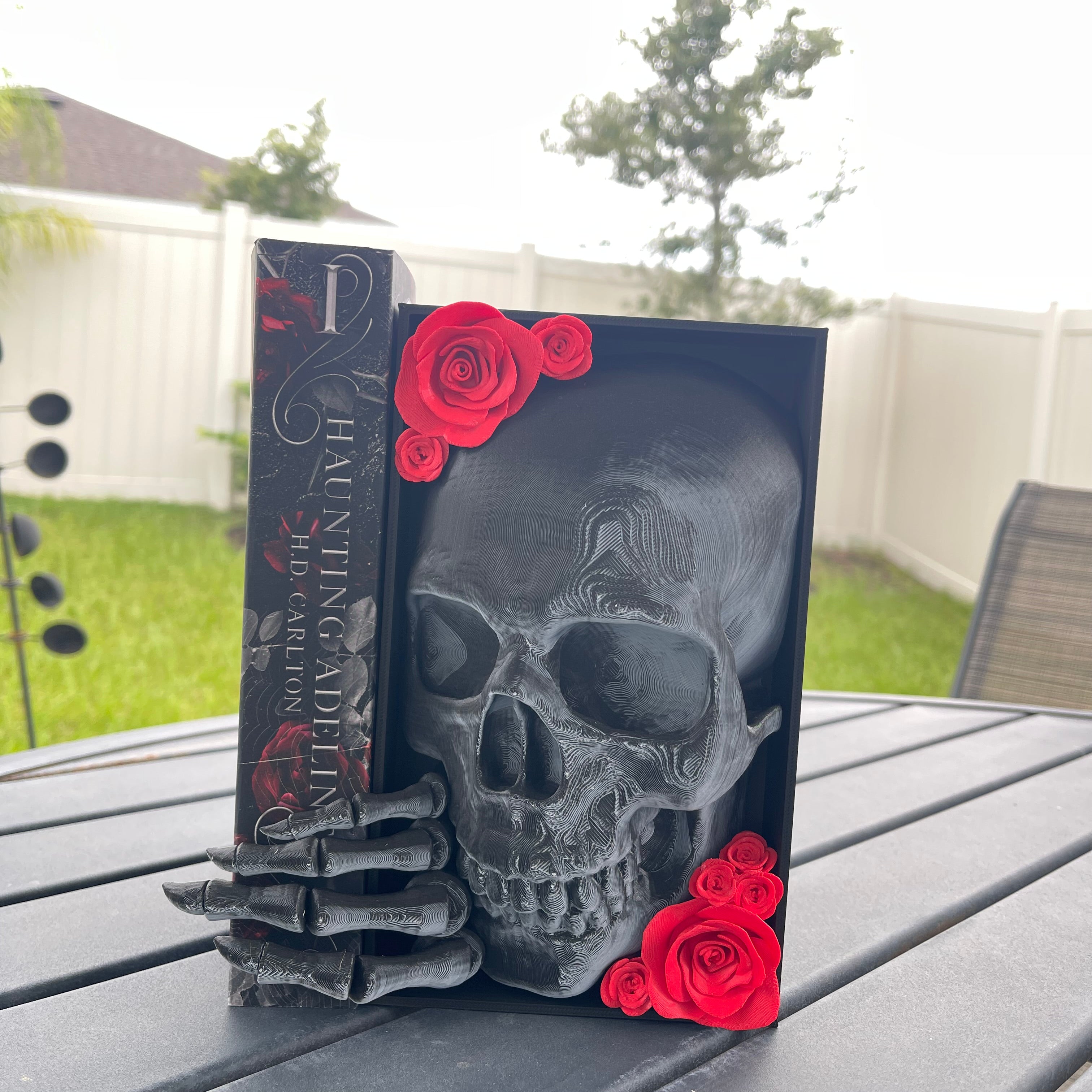 Skull Book Nook | Bookshelf Decor | Dark Romance | Horror |-Create Fantasy Crafts