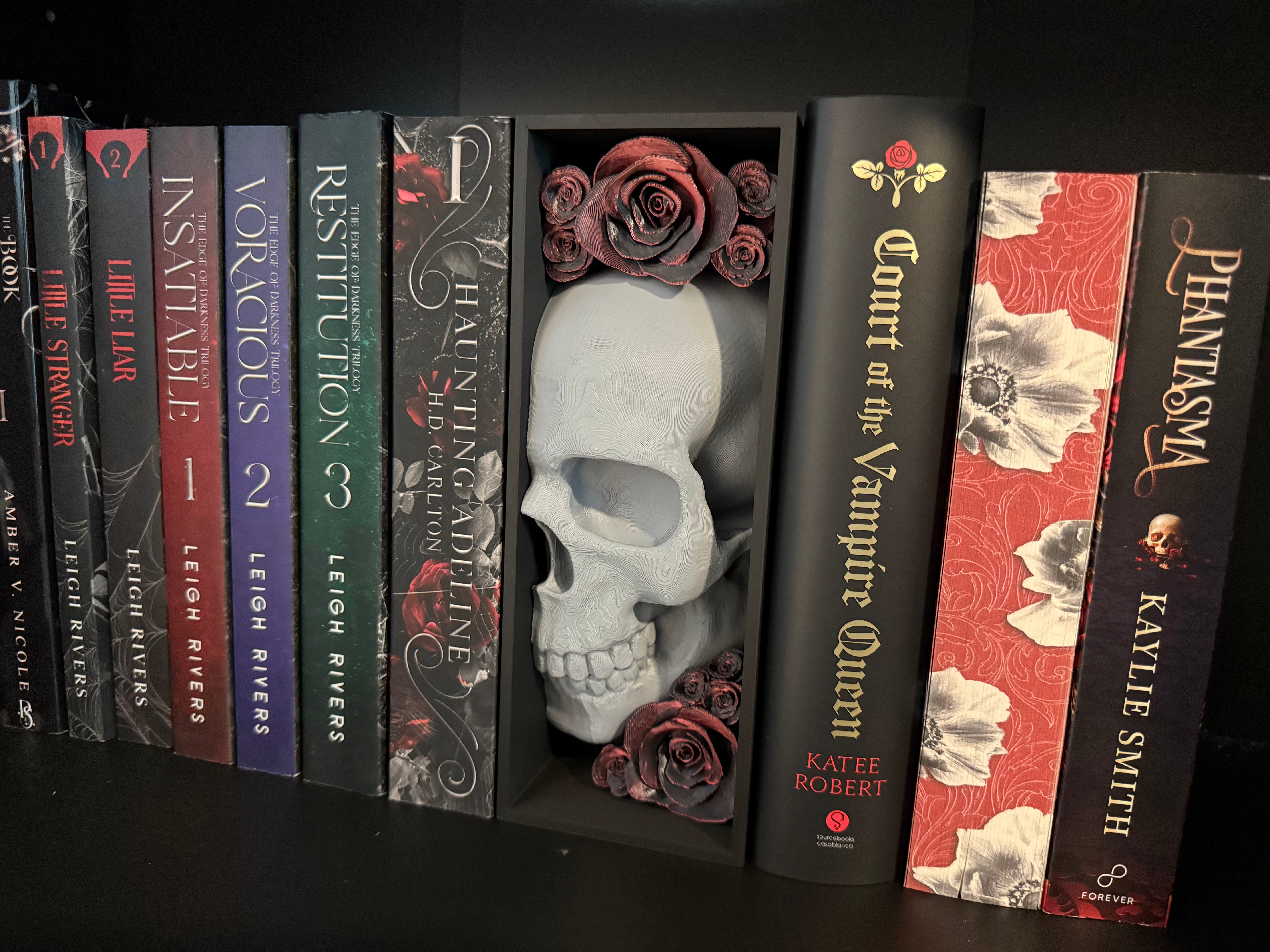 Skull Book Nook Book End Thin Version Bookshelf Decor-Create Fantasy Crafts