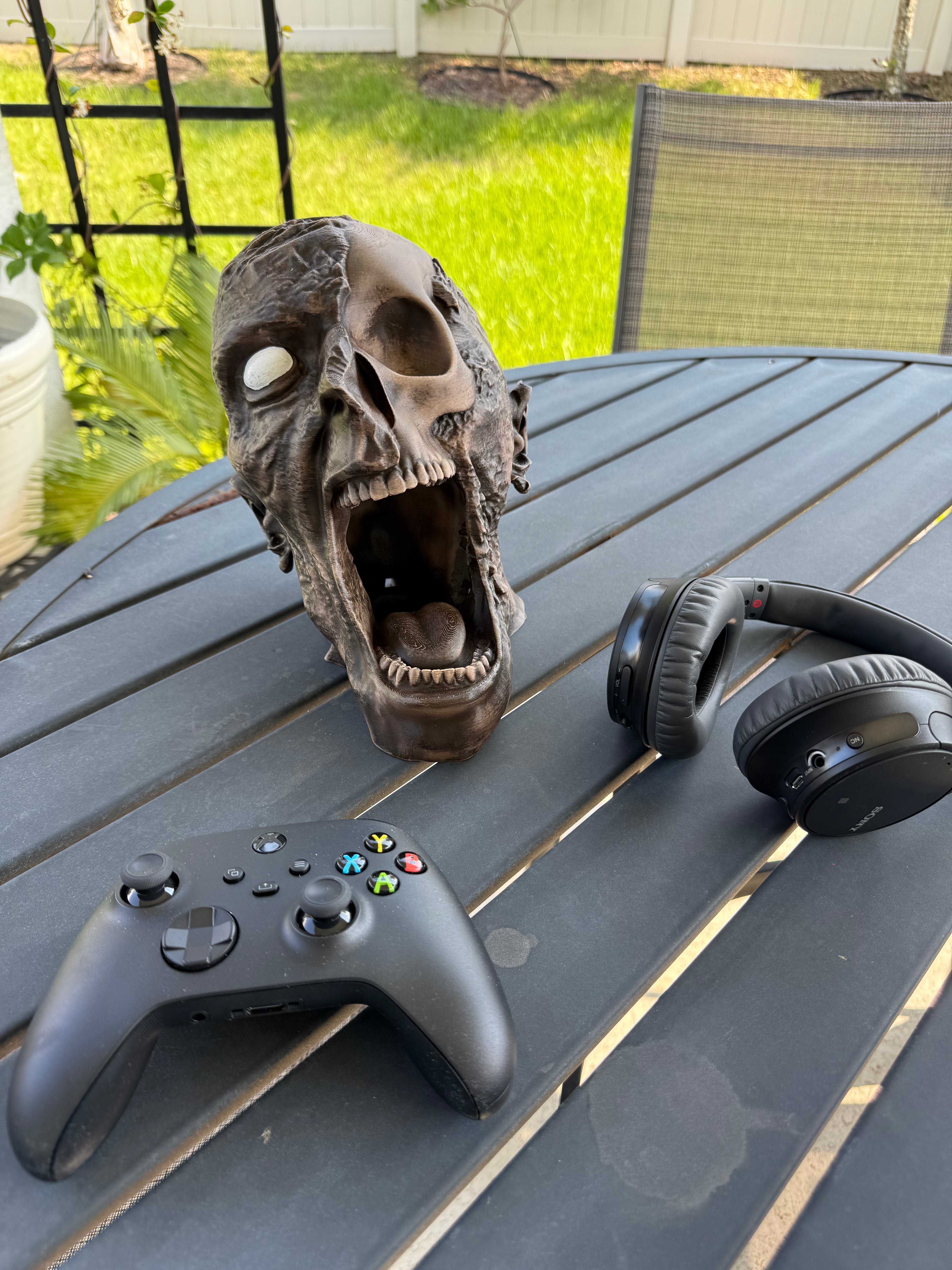 Zombie Headphone and Controller Holder | Horror | Desk Decor | Hand Painted |-Create Fantasy Crafts