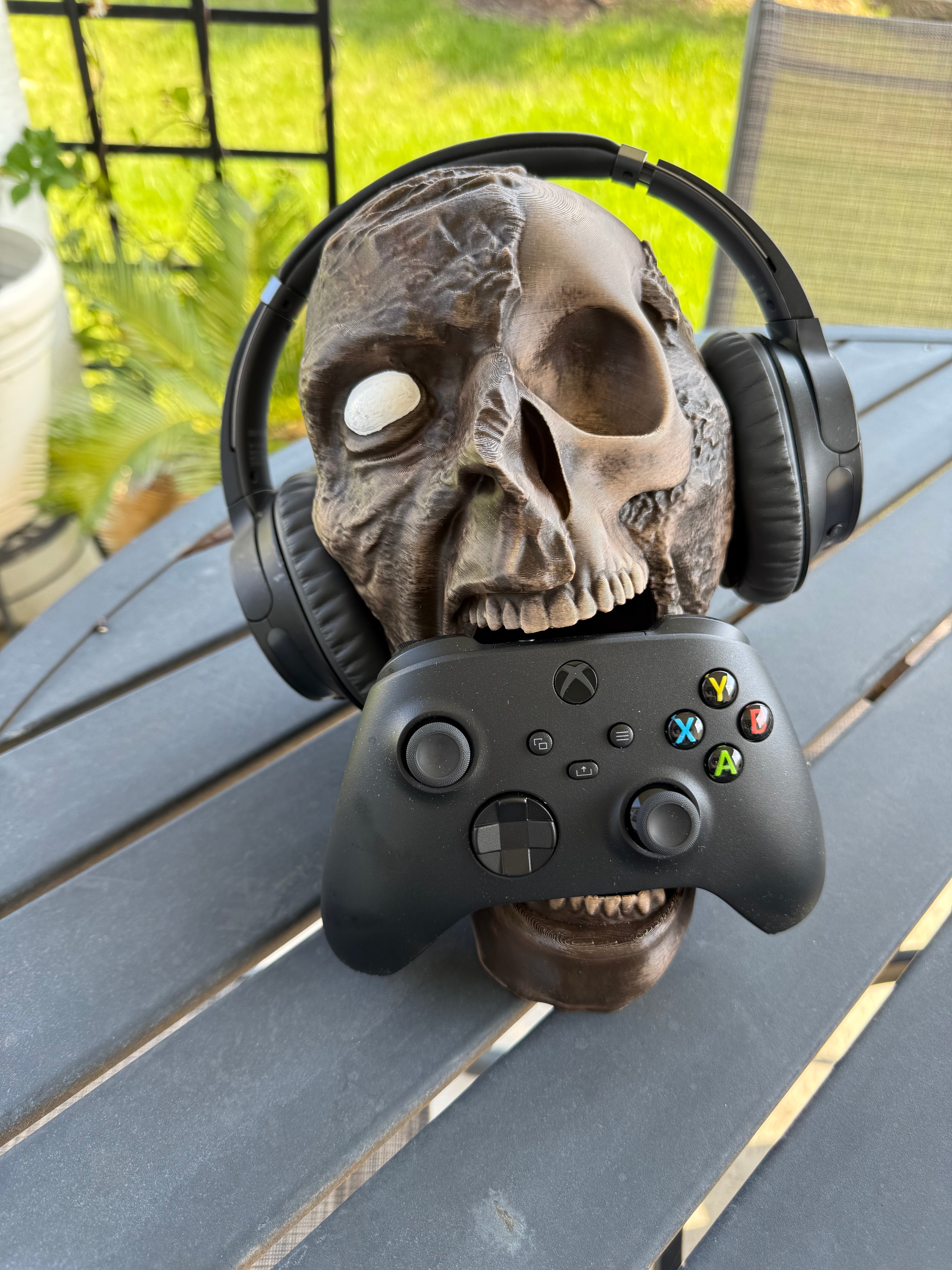 Zombie Headphone and Controller Holder | Horror | Desk Decor | Hand Painted |-Create Fantasy Crafts