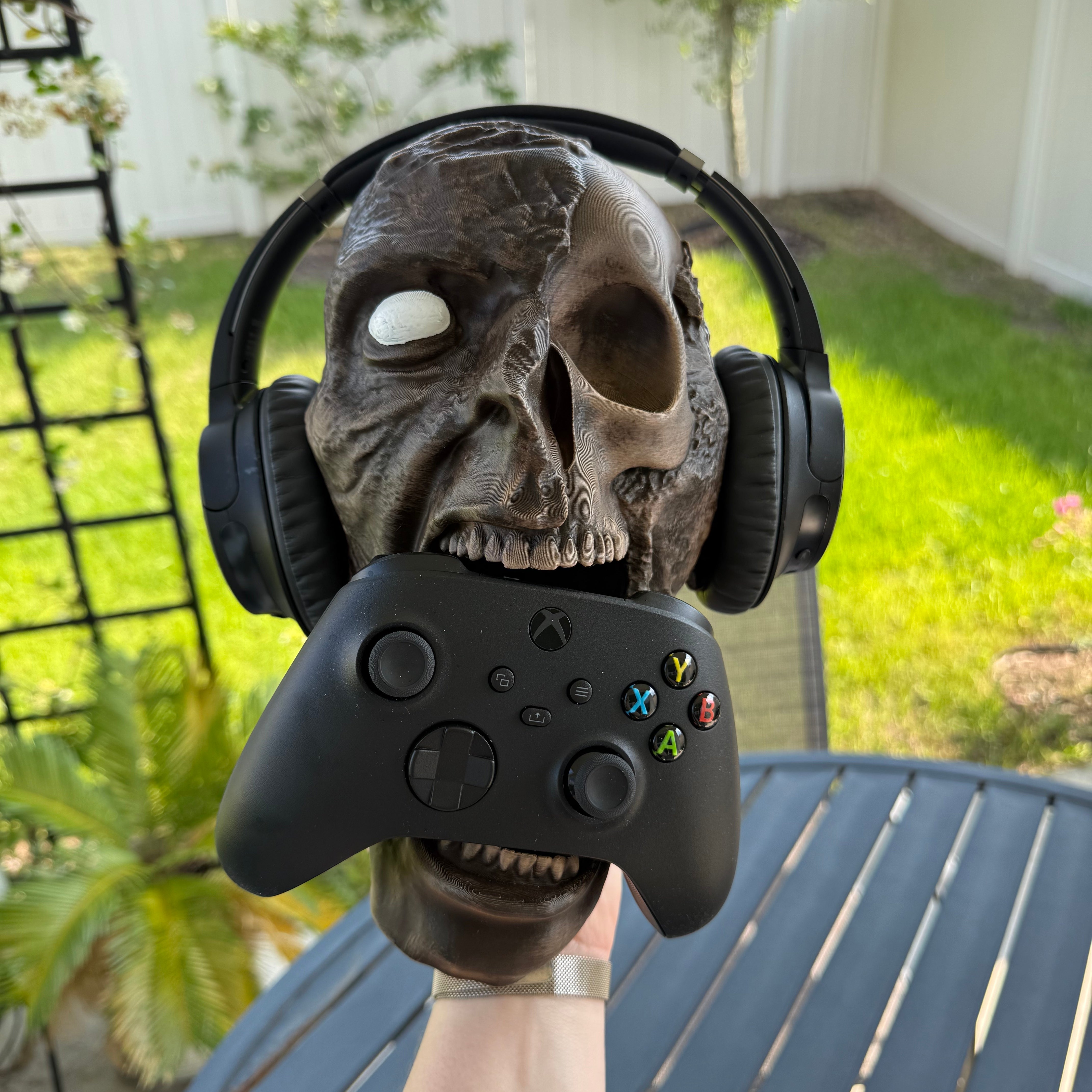 Zombie Headphone and Controller Holder | Horror | Desk Decor | Hand Painted |-Create Fantasy Crafts