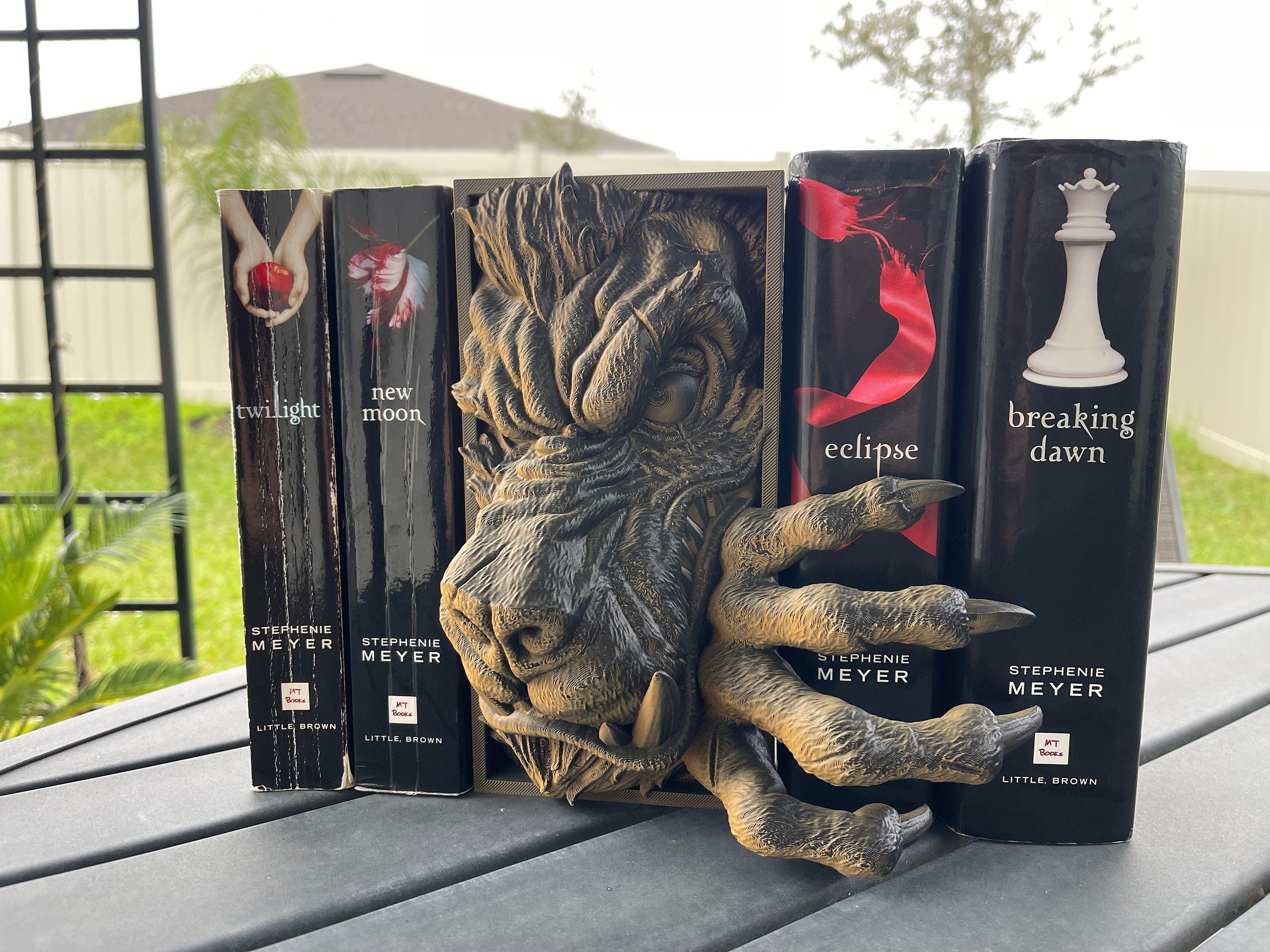 Werewolf Book Nook 3D Printed Choose Color Fantasy Book Shelf Decor Book End 4x8 Horror-Create Fantasy Crafts