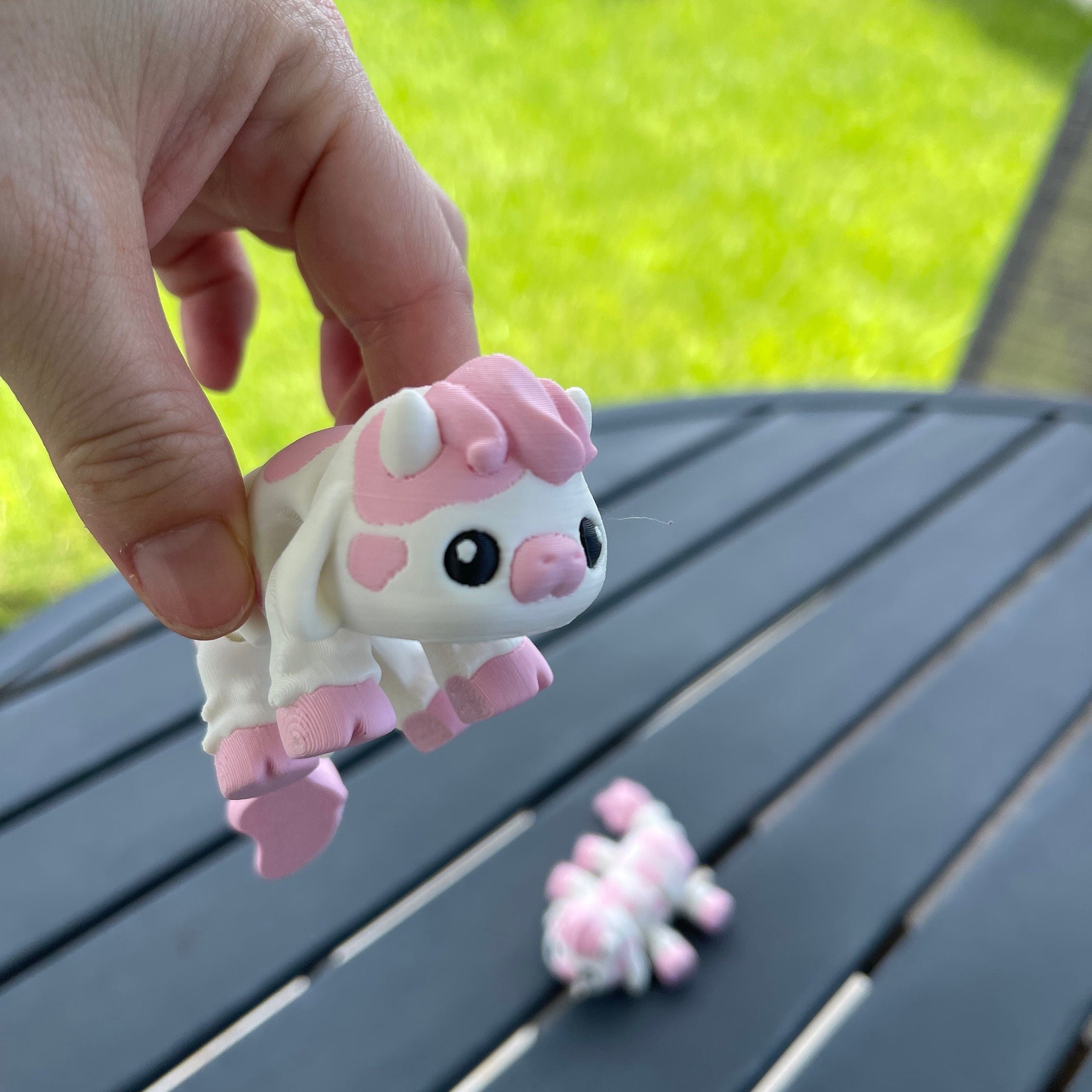 Cute Articulating Cows 3D Print - Customizable Colors-Create Fantasy Crafts
