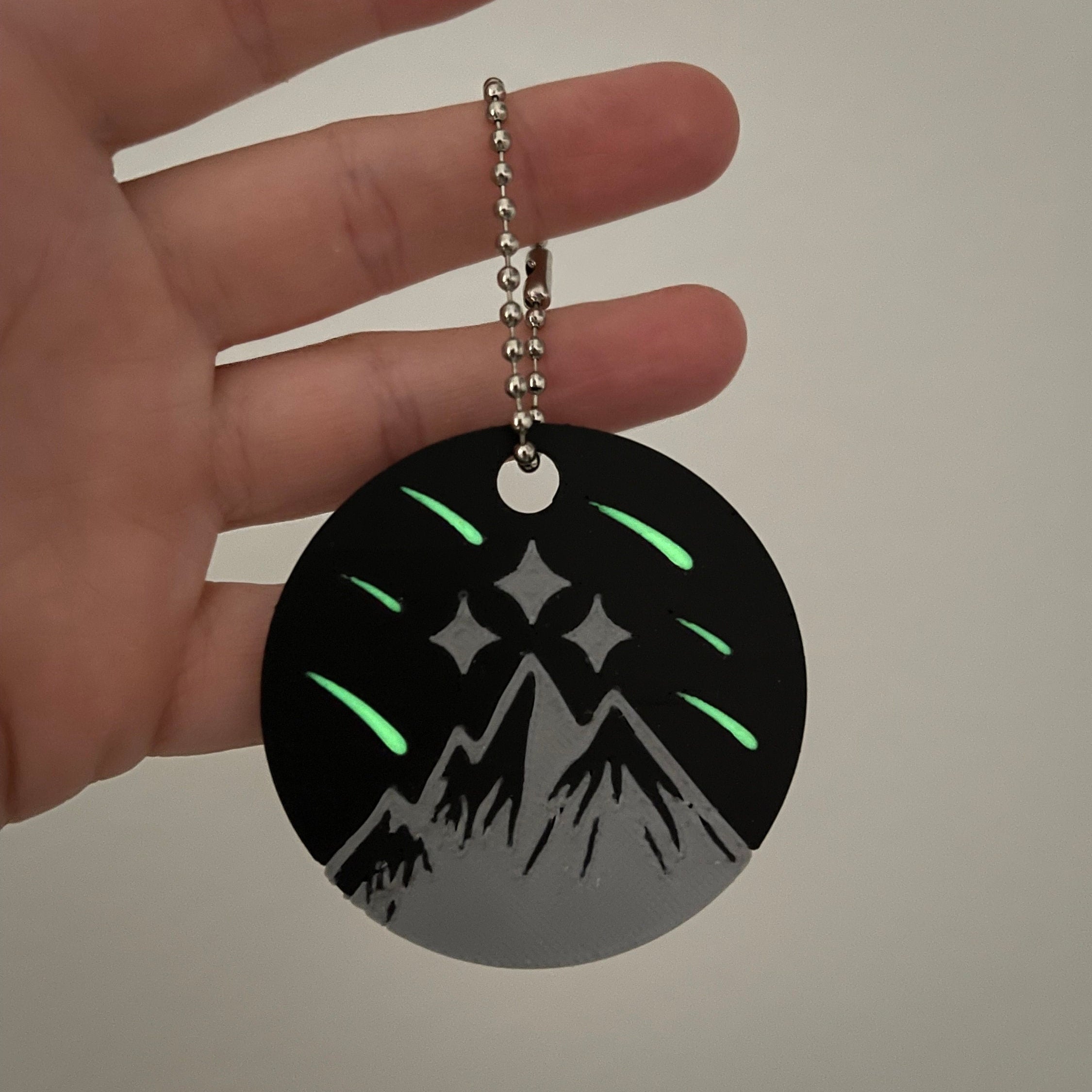 Shooting Star with Mountain Keychains - Glow in the dark-Create Fantasy Crafts