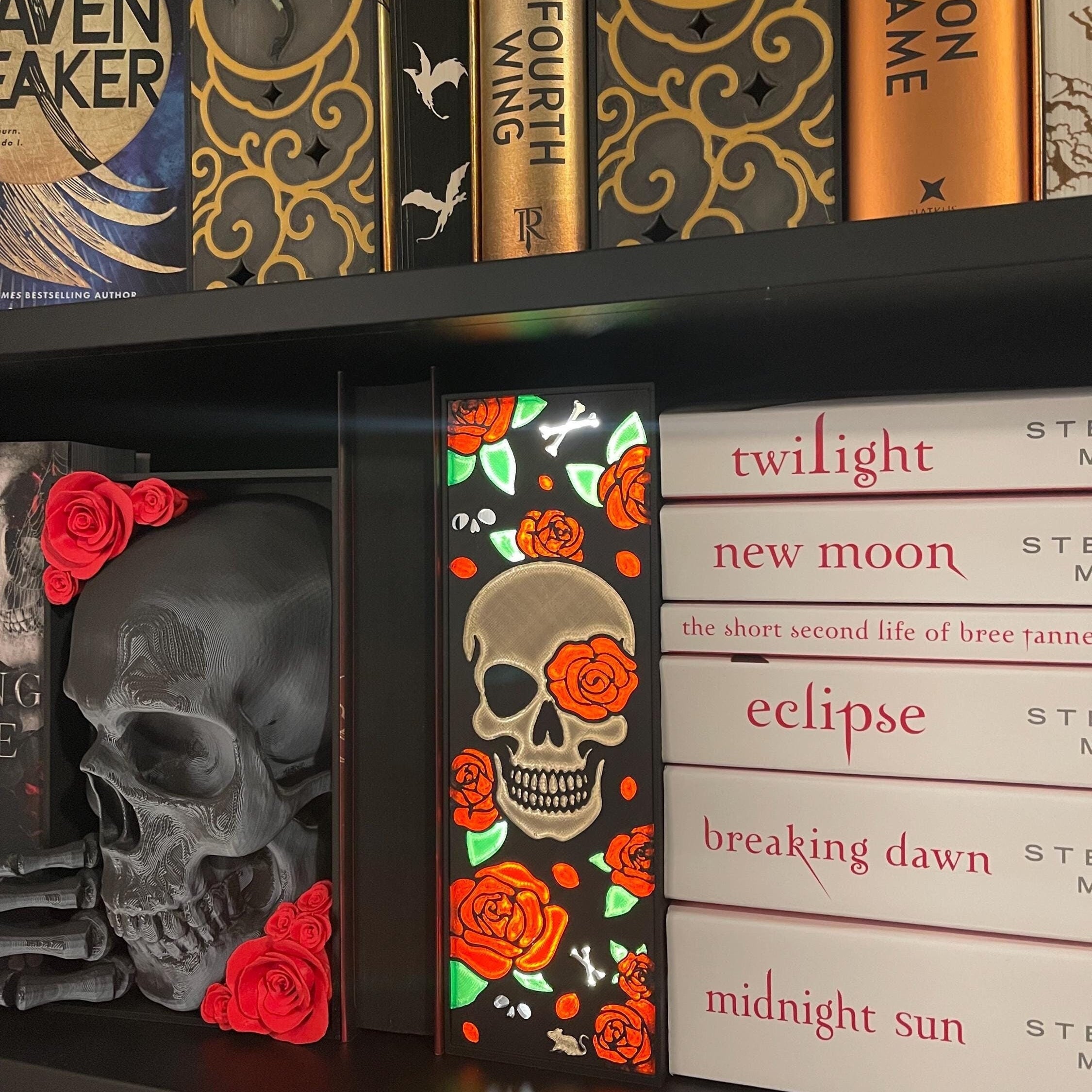 Skull Light Up Book Nook USB 3D Printed Bookshelf Decor-Create Fantasy Crafts