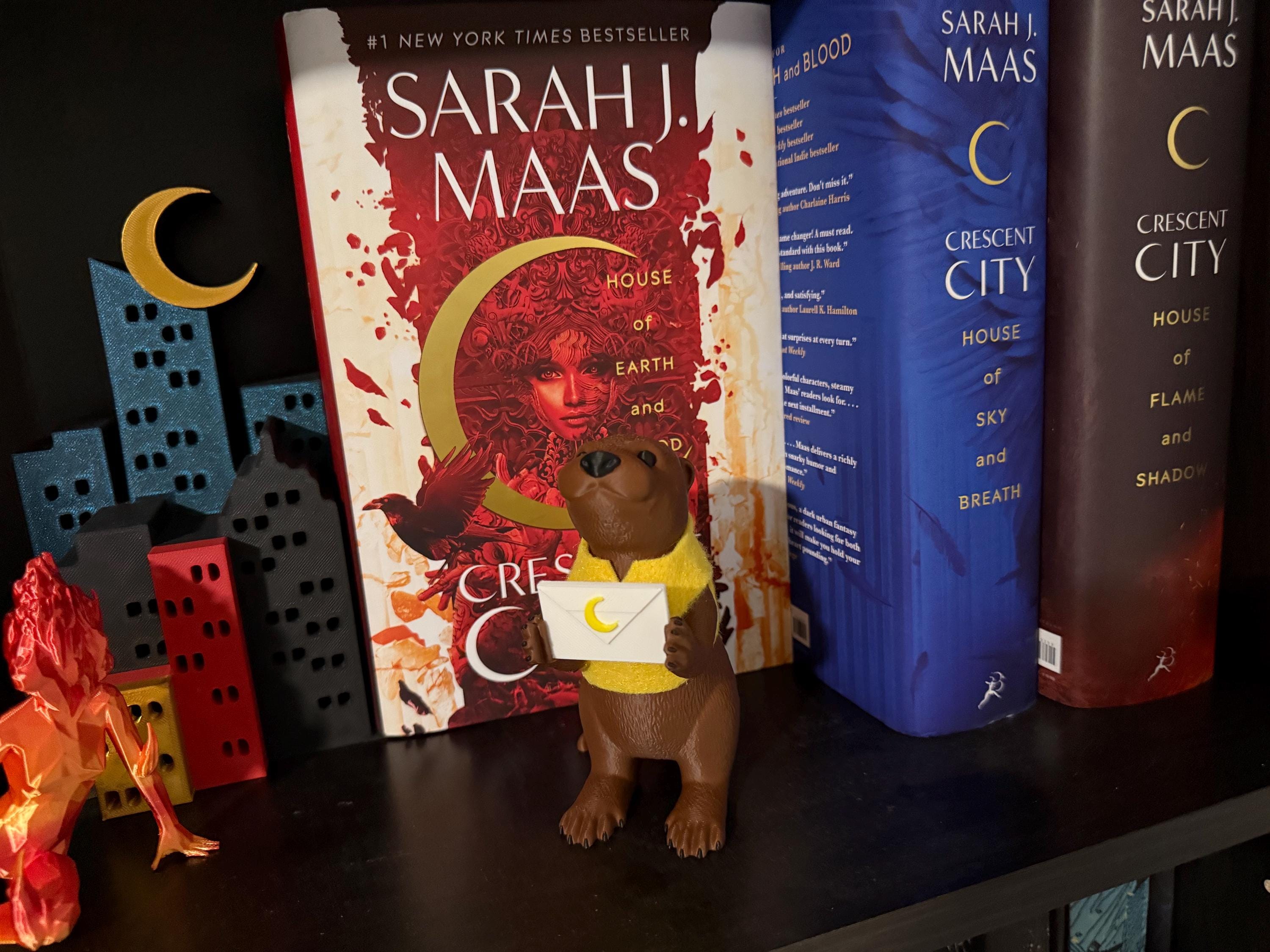 Cute Standing Otter Holding Mail - 3d printed - Bookshelf Decor-Create Fantasy Crafts