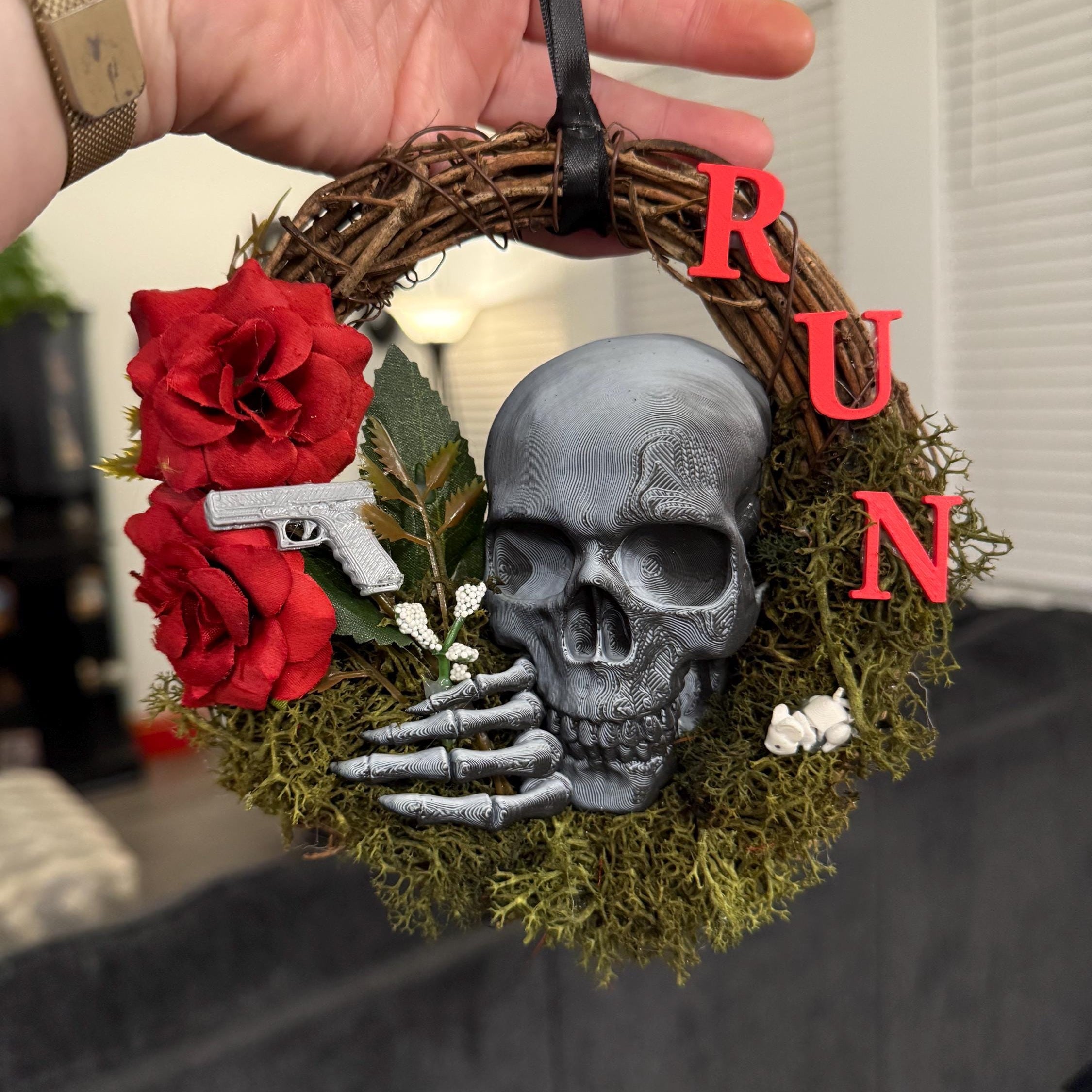 Skull Rose and Mouse 6 inch Wreath Dark Romance Bookshelf Decor-Create Fantasy Crafts