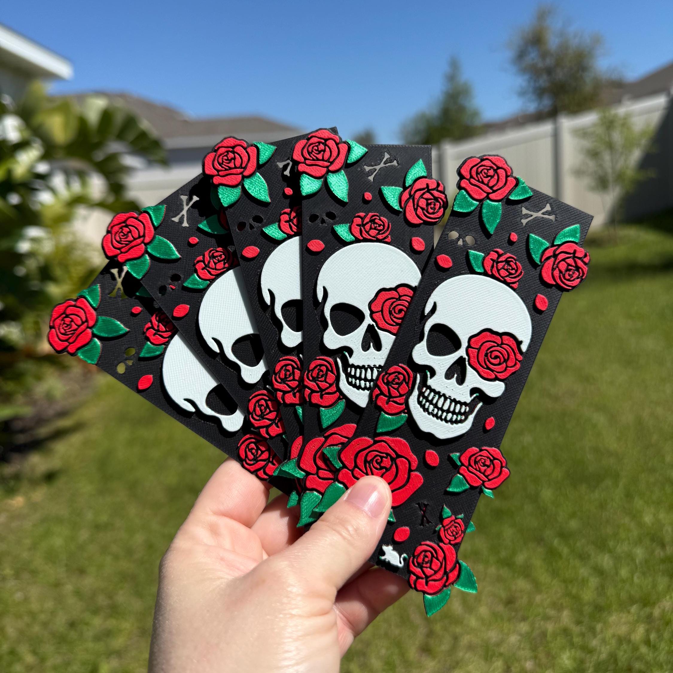 3D Printed Skull & Roses Bookmark - Made with HueForge-Create Fantasy Crafts