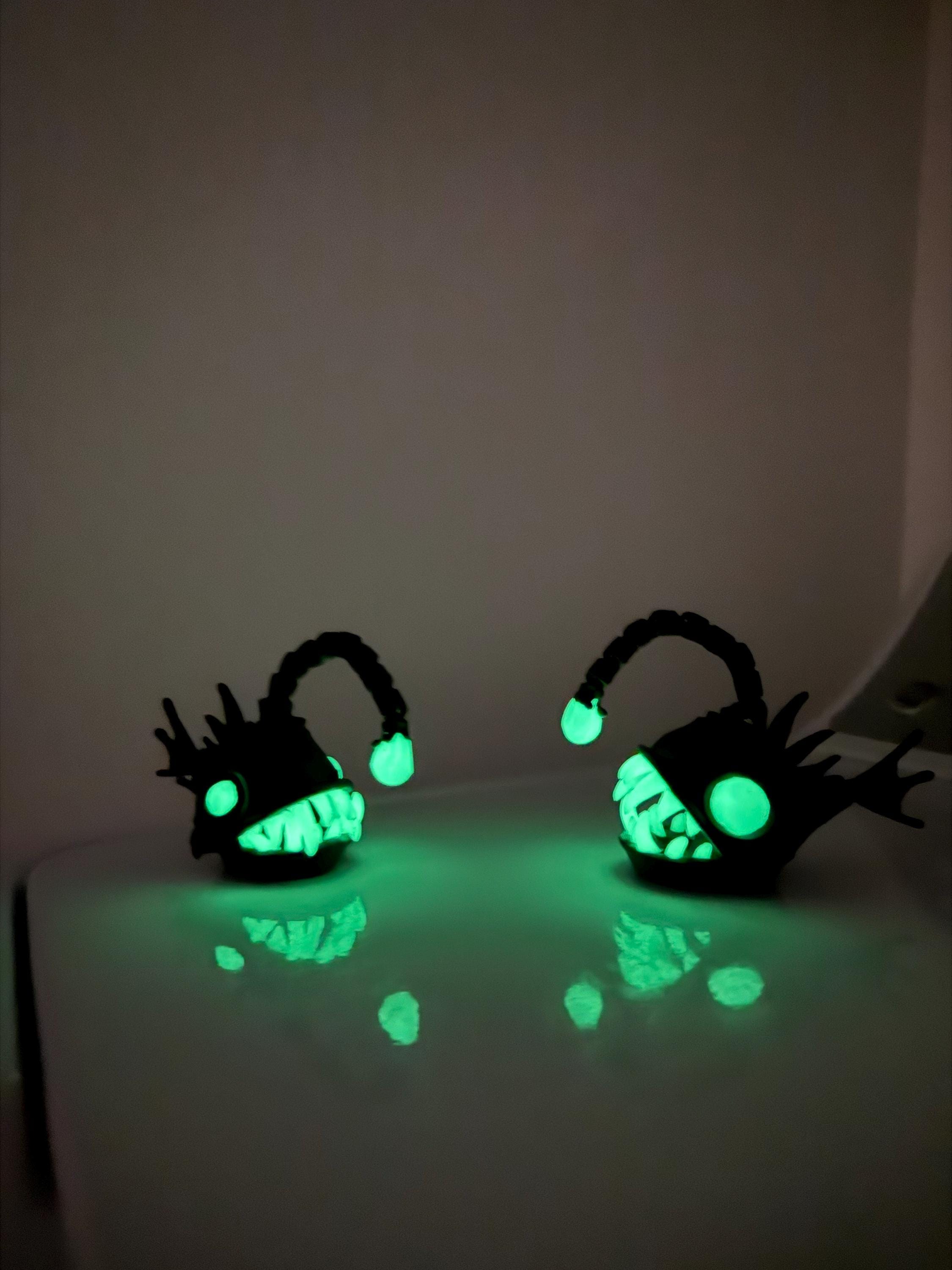 Black Seadevil Anglerfish - 3D Print - Desk Decor Horror Fidget Creepy Cute Glow in Dark-Create Fantasy Crafts