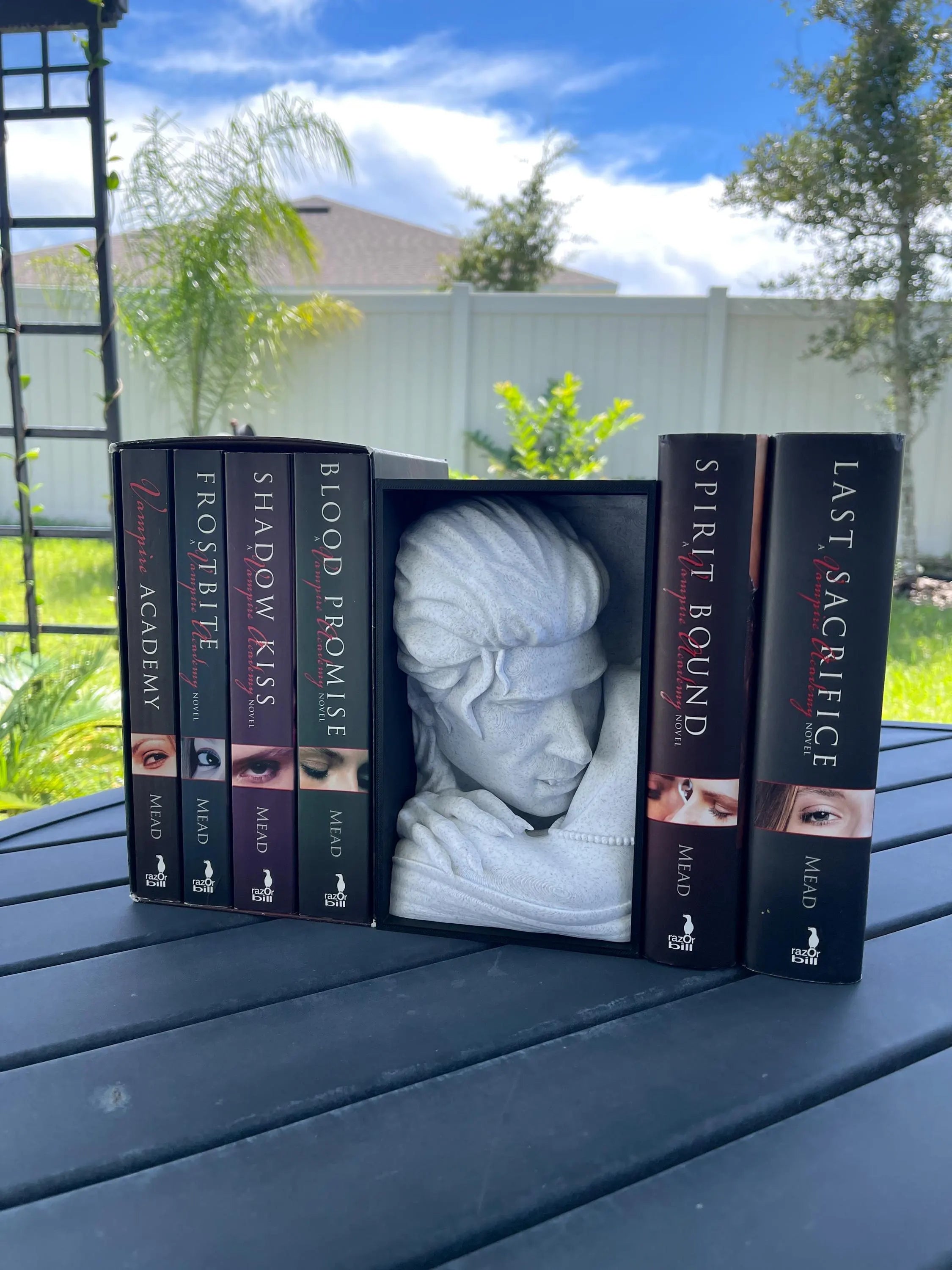 Vampire Book Nook-Create Fantasy Crafts