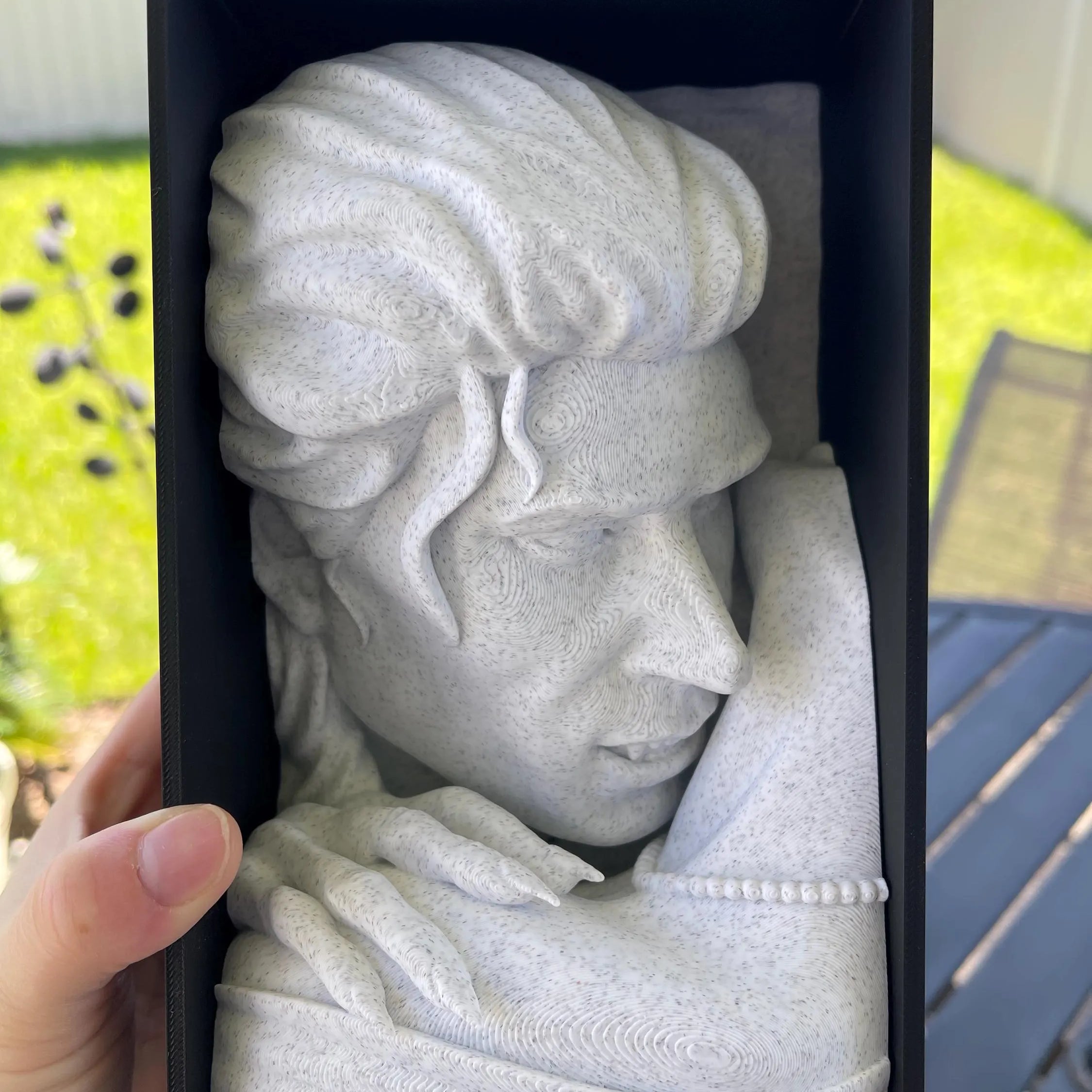 Vampire Book Nook -Create Fantasy Crafts